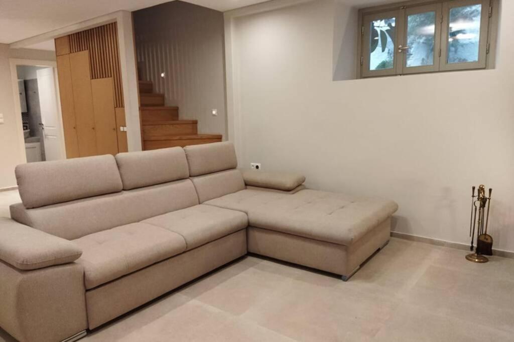 Afroditis'S & Makis'S Apartment 2 เลโอนีดีออน ภายนอก รูปภาพ