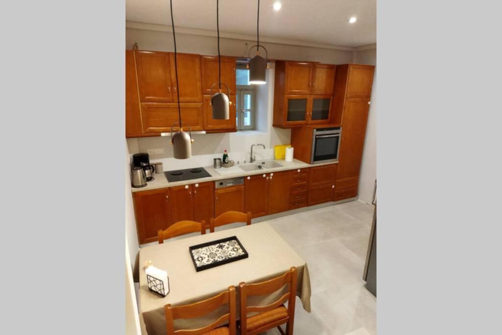 Afroditis'S & Makis'S Apartment 2 เลโอนีดีออน ภายนอก รูปภาพ