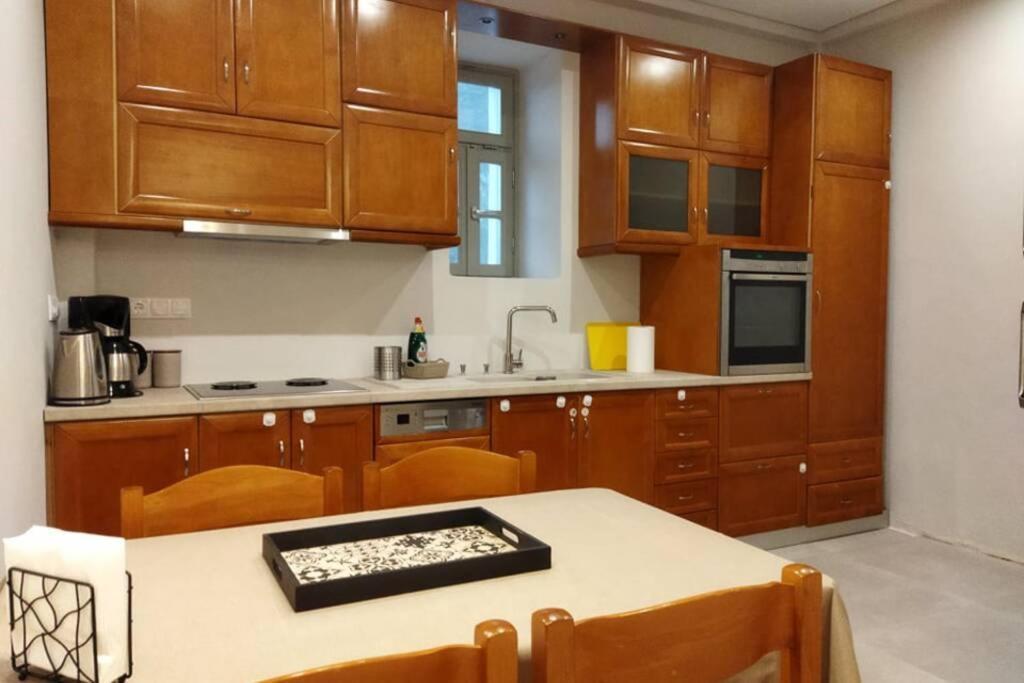 Afroditis'S & Makis'S Apartment 2 เลโอนีดีออน ภายนอก รูปภาพ